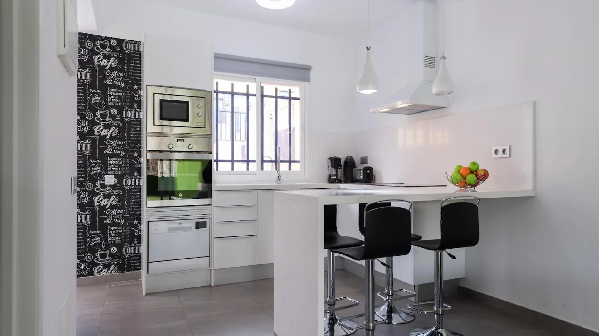 2 Bedroom Apartment In Maspalomas  Maspalomas (Gran Canaria)